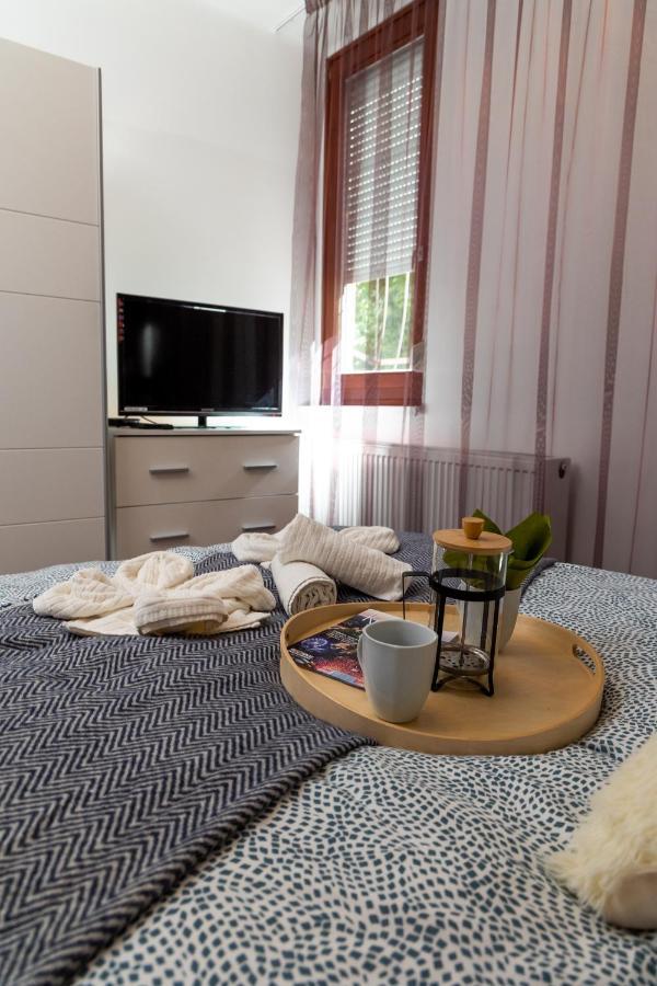Wanderer Station Apartment เดเบรตเซน ภายนอก รูปภาพ