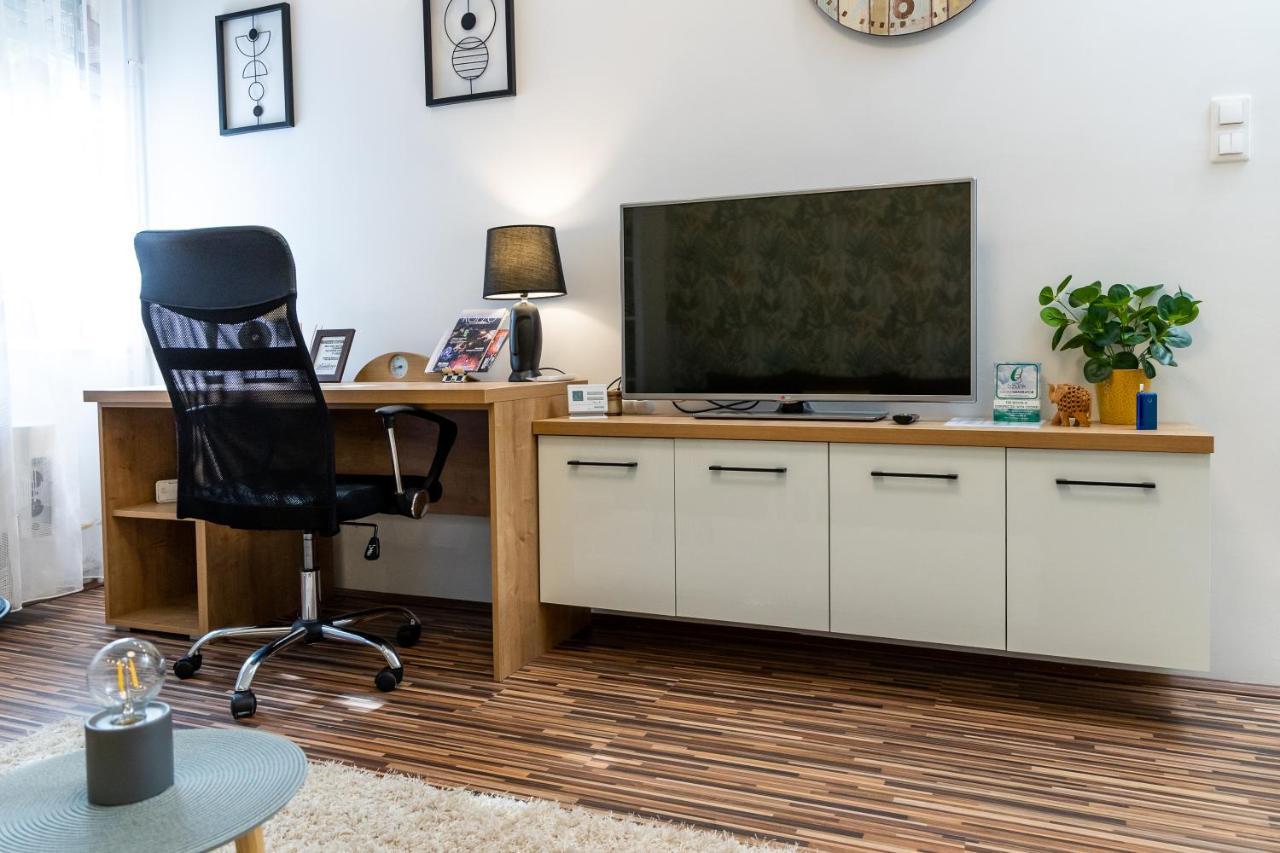 Wanderer Station Apartment เดเบรตเซน ภายนอก รูปภาพ